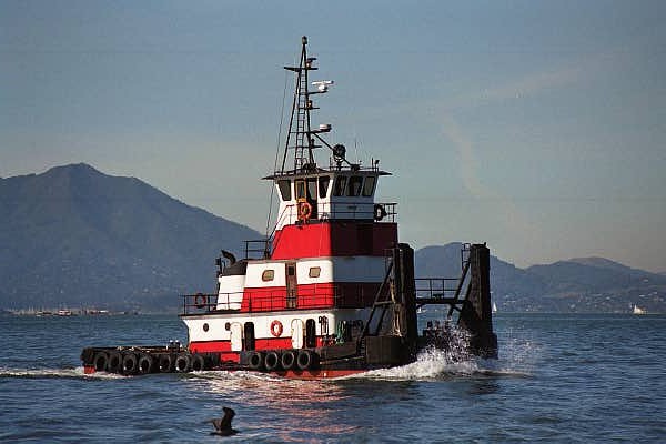Tug boat